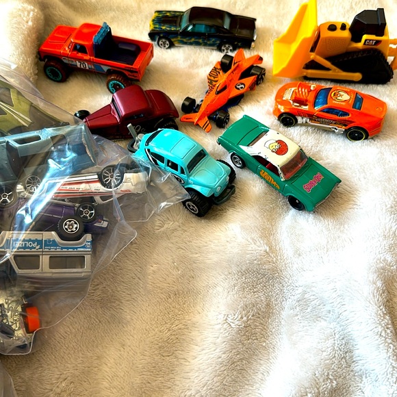 Lot of 42 TOY CARS & TRUCKS 🛻🚛🚗 #2 - Picture 3 of 3